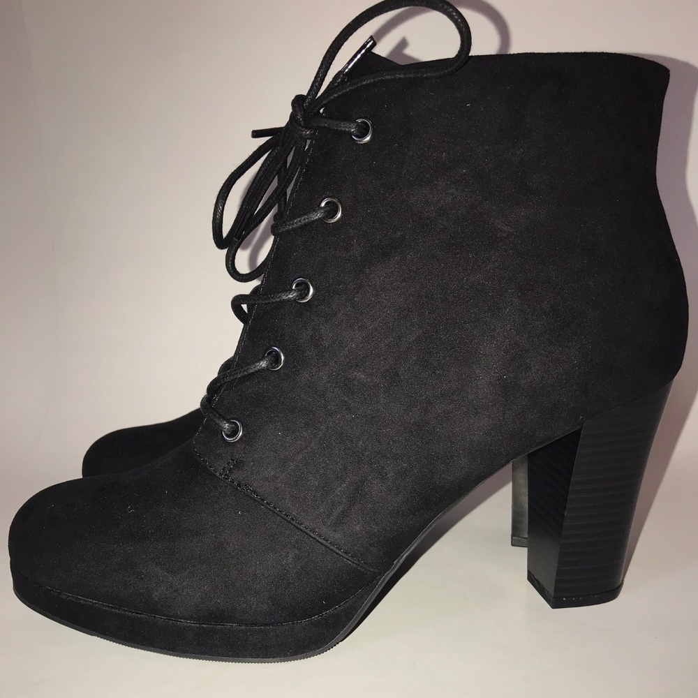 NWB A.N.A. Frosty Black Lace Up Ankle Booties - Picture 8 of 8